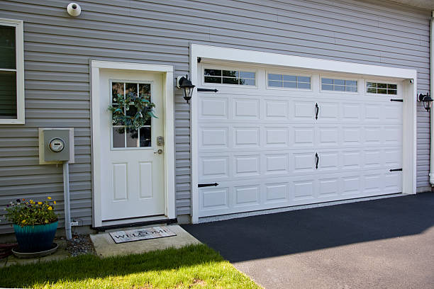 24/7 Emergency Garage Door Panel Replacement experts in Clinton, TN